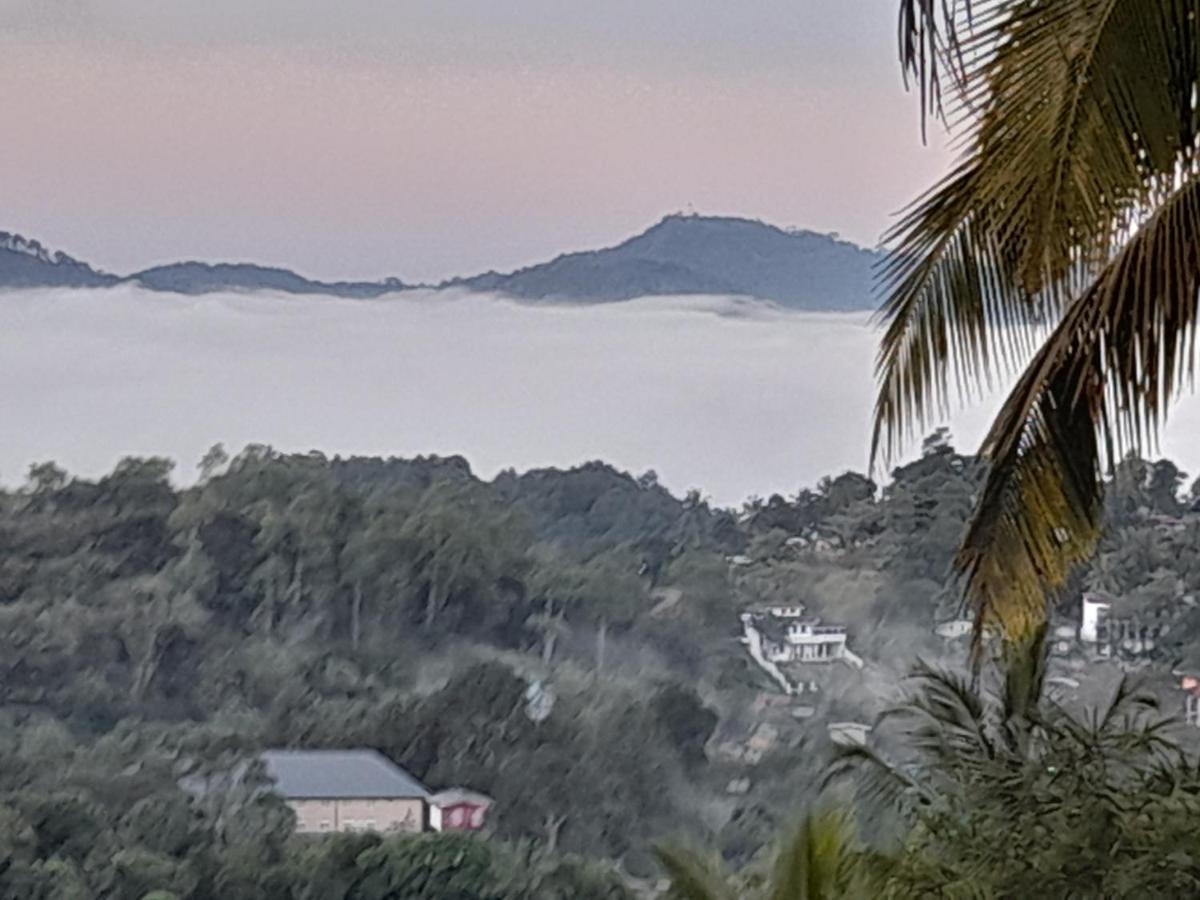Sunset Hills Apartment Kandy Bagian luar foto